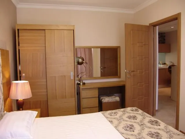 Poseidon 公寓式酒店 圣弗拉斯